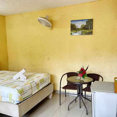פוארטו אסקונדידו Hotel Bigu מראה חיצוני תמונה