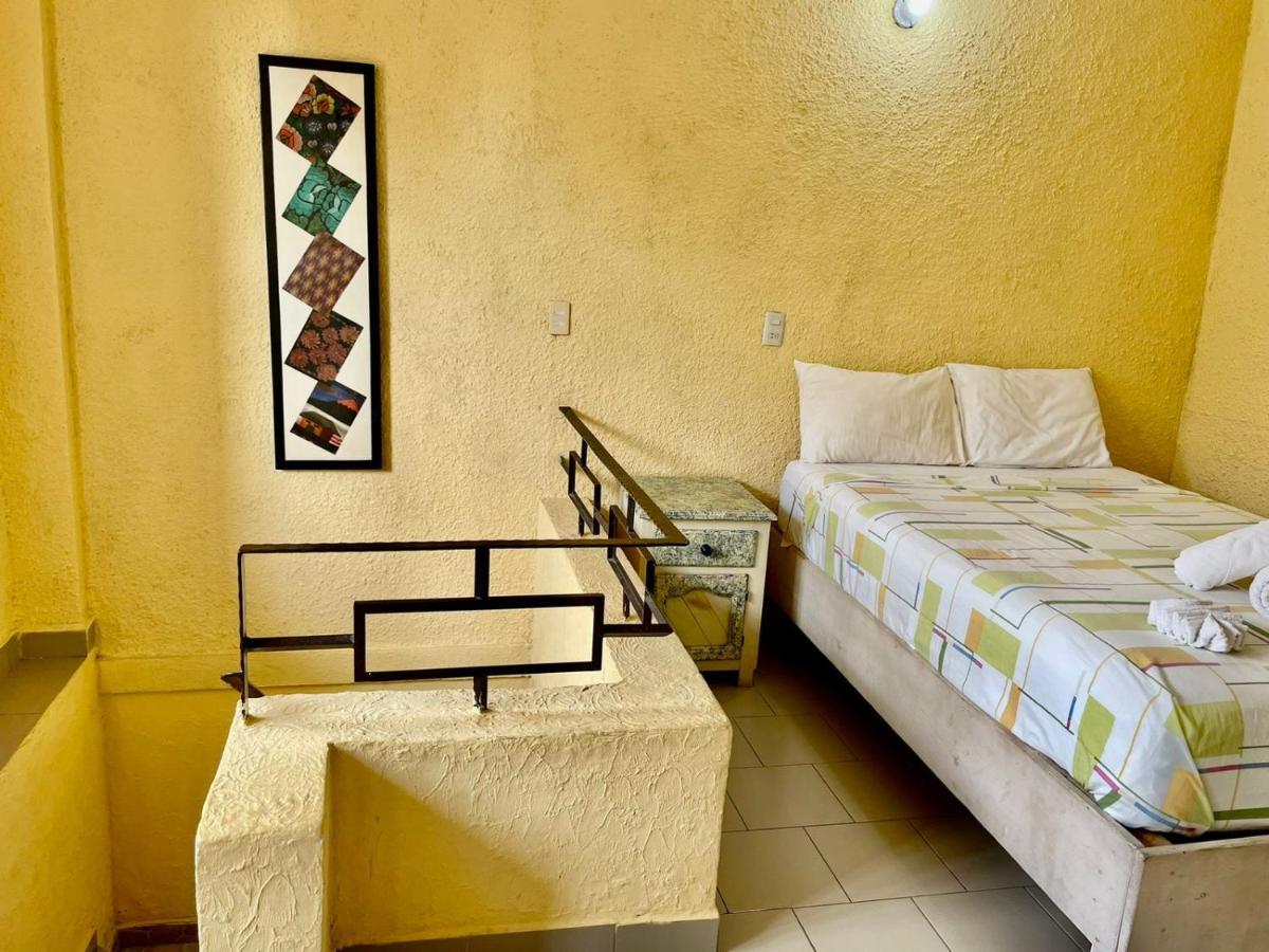 פוארטו אסקונדידו Hotel Bigu מראה חיצוני תמונה